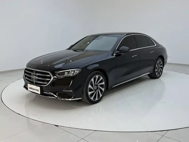 Mercedes-Benz E-Class — Фото автомобиля 21