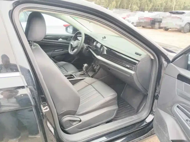 Volkswagen Passat — Фото автомобиля 10