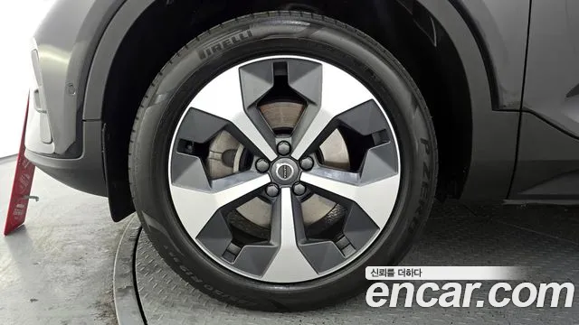 Вольво XC40 B4 Ultimate Bright — Фото автомобиля 5