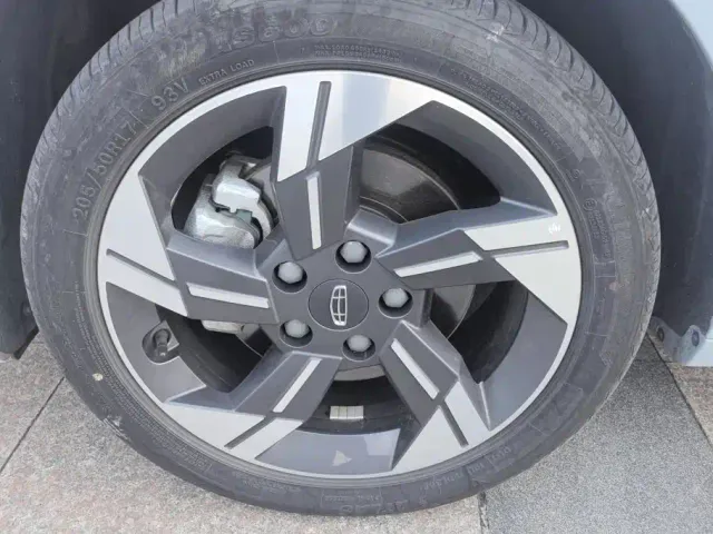 Geely Emgrand L — Фото автомобиля 6