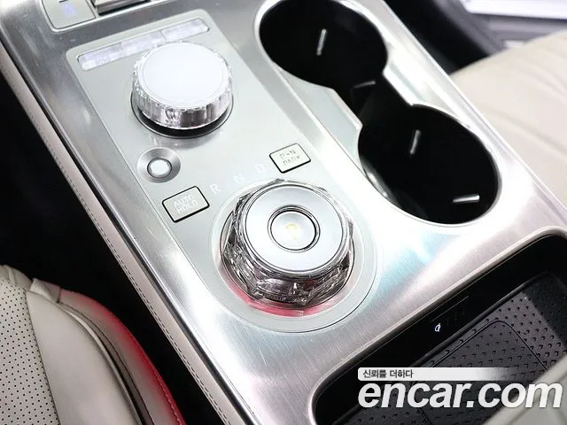 Genesis GV70 — Фото автомобиля 9