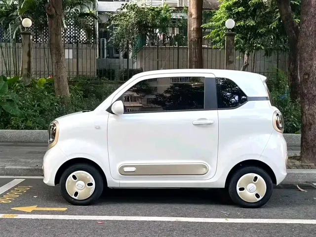Besturn Bestune Pony 2025 222km Lightning Horse — Фото автомобиля 3