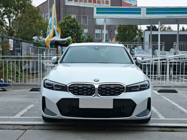 BMW 3 Series — Фото автомобиля 2