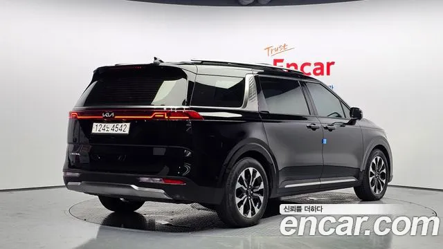Kia Canival — Фото автомобиля 2