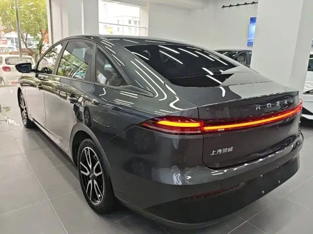 Roewe D6 — Фото автомобиля 4