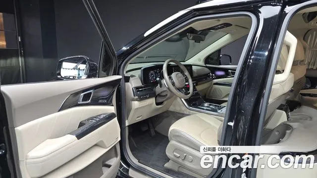 Kia Carnival Generation 4 — Фото автомобиля 9