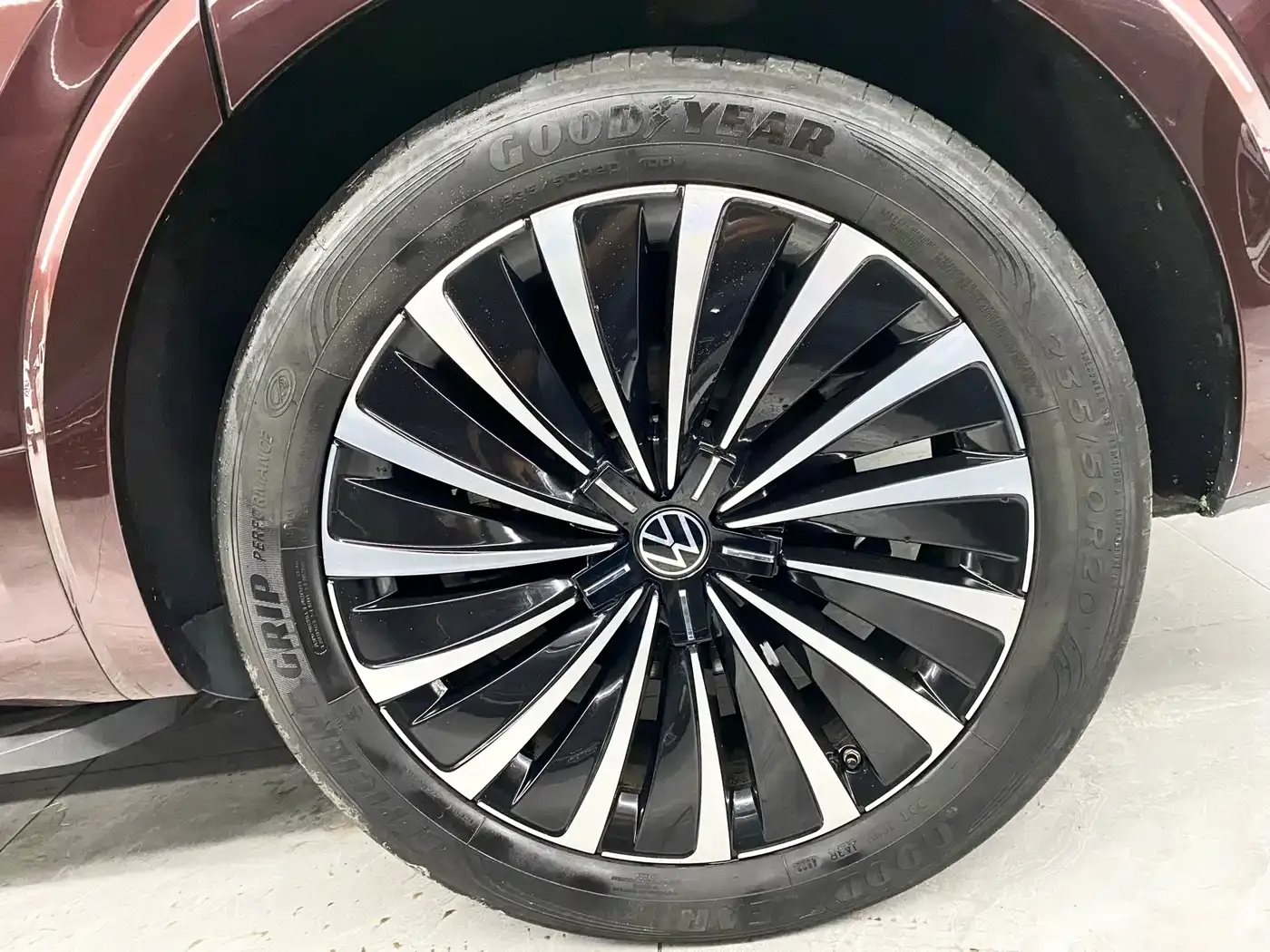 Volkswagen Viloran 2022 380TSI Premium Edition — Фото автомобиля 26