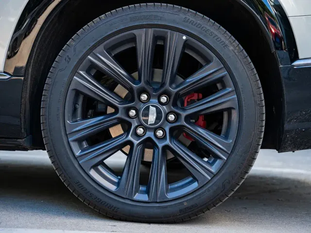 Cadillac Vistiq — Фото автомобиля 9