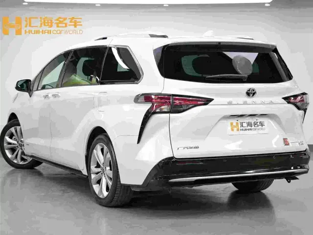 Toyota Sienna — Фото автомобиля 6