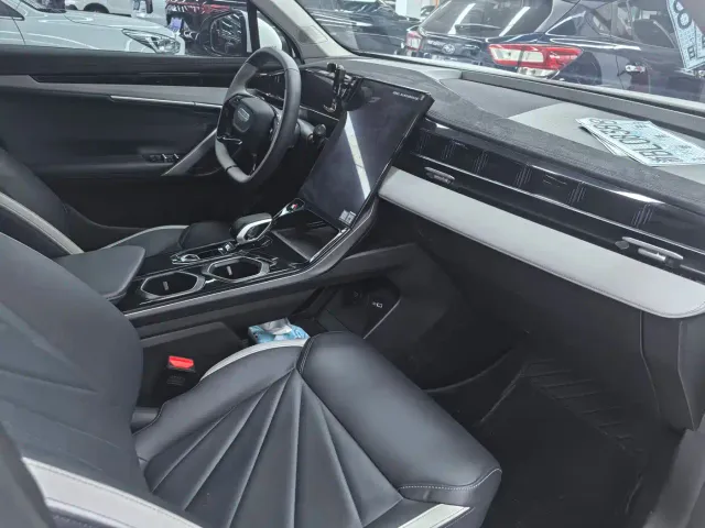 Geely Boyue L — Фото автомобиля 15