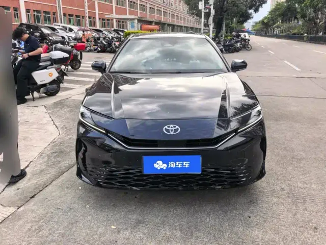 Toyota Camry — Фото автомобиля 2