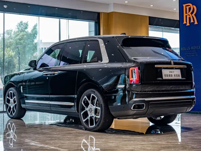 Rolls-Royce Cullinan — Фото автомобиля 4