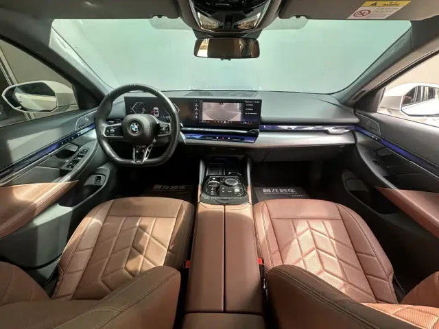 BMW 5 Series — Фото автомобиля 6