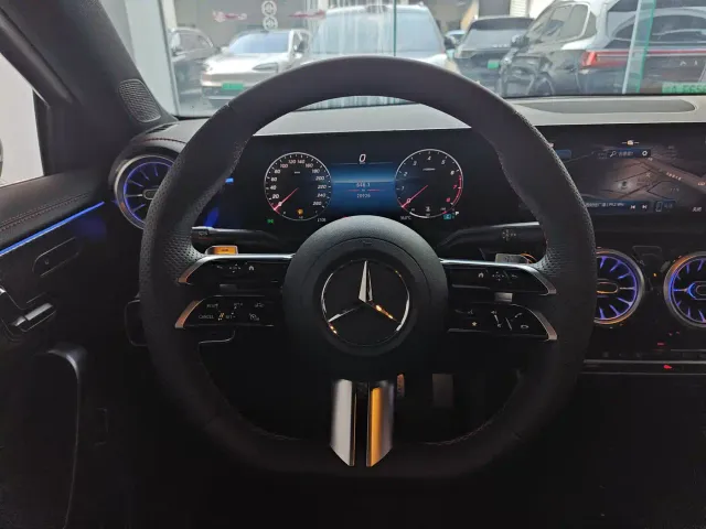 Mercedes-Benz A-Class — Фото автомобиля 7