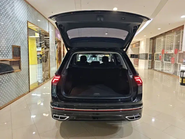 Volkswagen Tiguan L — Фото автомобиля 18