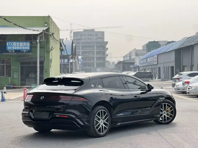 Denza Z9GT — Фото автомобиля 3