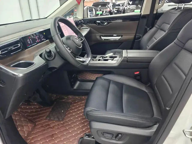 GAC Trumpchi E8 — Фото автомобиля 13