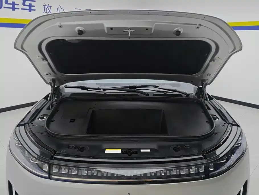 Dongfeng Yipai eπ008 2024 636Max Pure Electric 6-Seater — Фото автомобиля 10