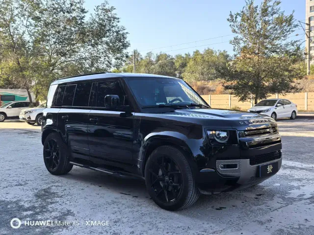 Land Rover Defender — Фото автомобиля 2