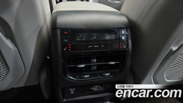 Jeep Cherokee Grand Cherokee(WL) L 3.6 Overland — Фото автомобиля 25