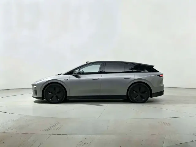 Li Auto i6 — Фото автомобиля 8