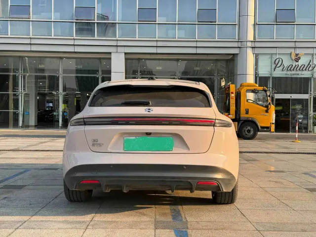 Nio ET5 Touring — Фото автомобиля 6