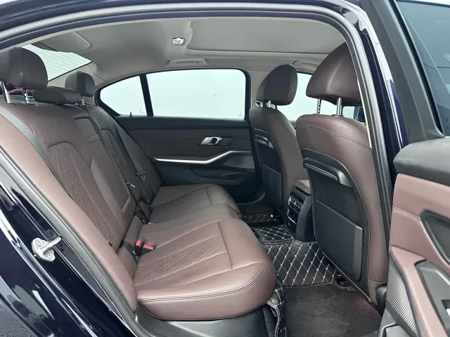 BMW 3 Series — Фото автомобиля 13
