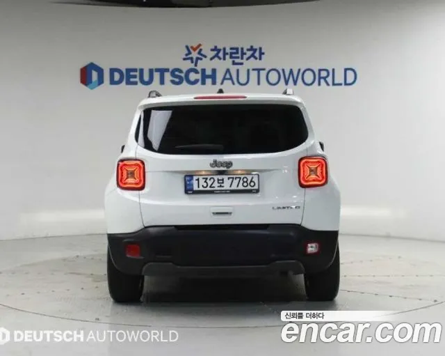 Jeep Renegade — Фото автомобиля 4