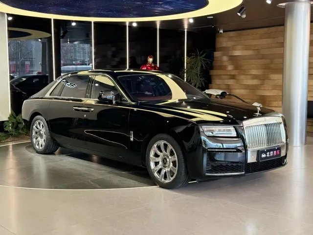 Rolls-Royce Ghost — Фото автомобиля 3