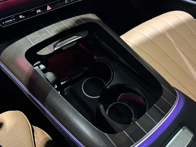 Mercedes-Benz E-Class — Фото автомобиля 16