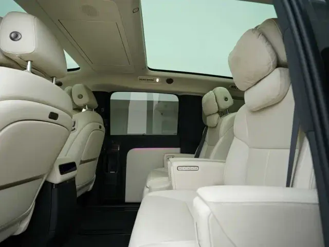 Li Auto MEGA — Фото автомобиля 20