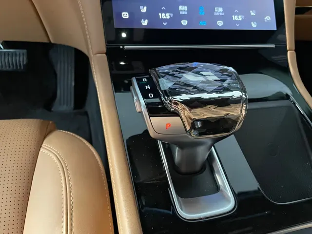 Li Auto ONE — Фото автомобиля 14