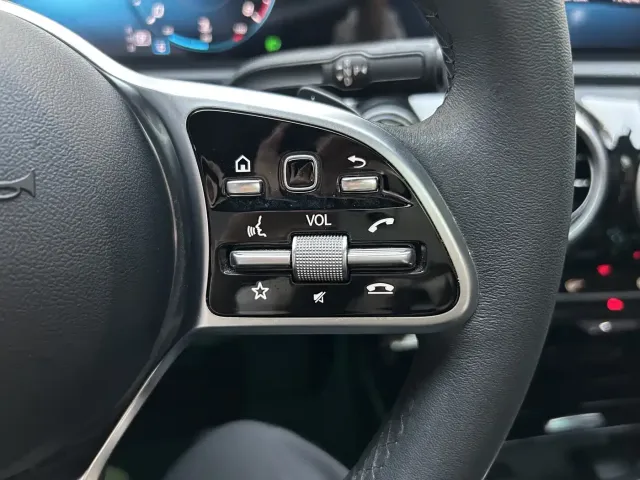 Mercedes-Benz A-Class — Фото автомобиля 26