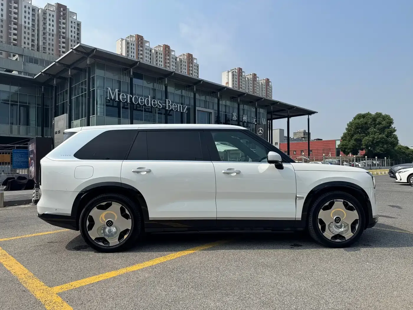 ZEEKR Zeekr 9X 2025 model Ultra Edition 70kWh — Фото автомобиля 4