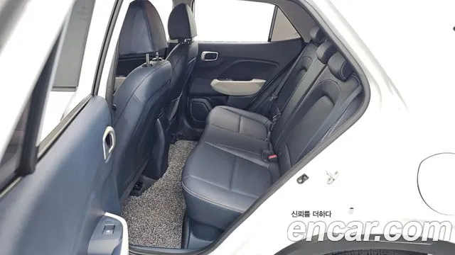 Hyundai Venue — Фото автомобиля 11