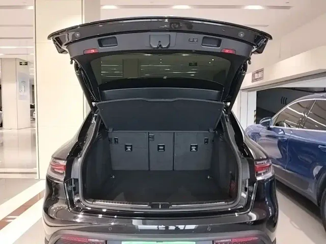 Porsche Macan — Фото автомобиля 18