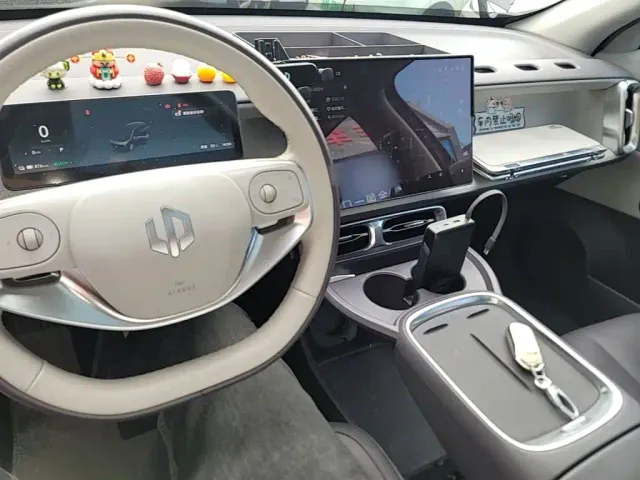 Leapmotor B10 — Фото автомобиля 9