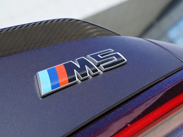 BMW M5 — Фото автомобиля 12
