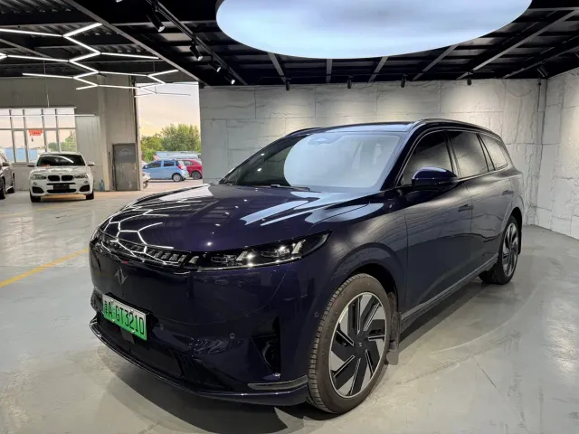 Фотография автомобиля — Dongfeng eπ 008