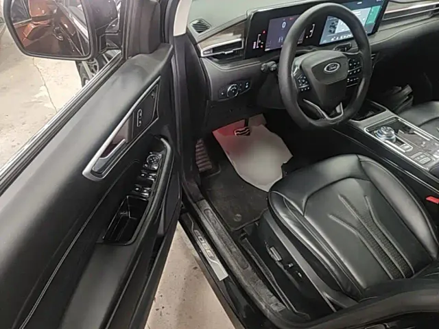 Ford Edge — Фото автомобиля 15