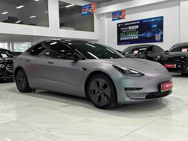 Tesla Model 3 — Фото автомобиля 3