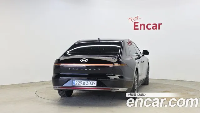 Hyundai Grandeur Grandeur (GN7) 2.5 Бензин 2WD — Фото автомобиля 4