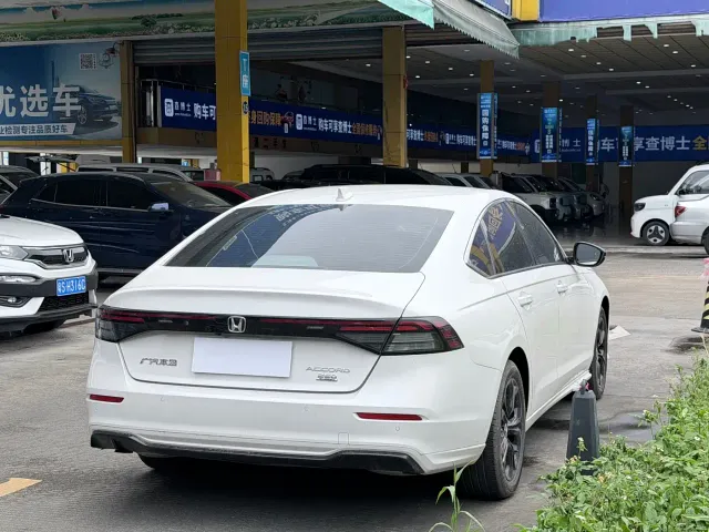 Honda Accord — Фото автомобиля 11