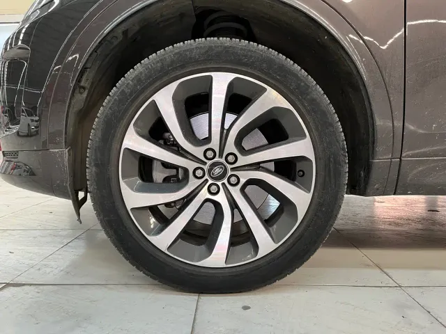 Land Rover Discovery Sport — Фото автомобиля 13