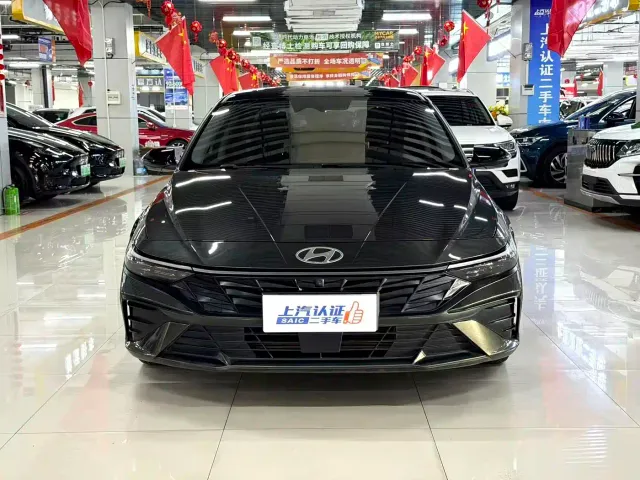 Hyundai Elantra — Фото автомобиля 3
