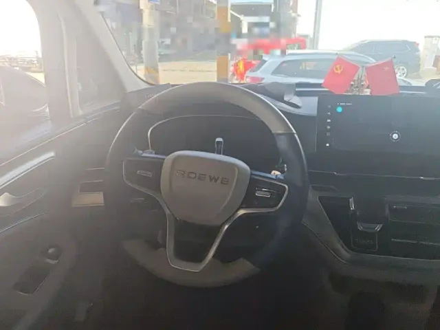 Roewe iMAX8 — Фото автомобиля 2