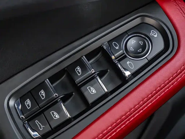 Porsche Macan — Фото автомобиля 22