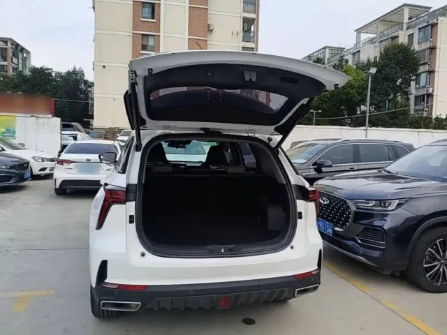 Changan CS75 Plus — Фото автомобиля 18