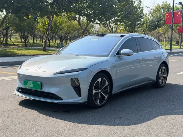 Фотография автомобиля — Nio ET5 Touring