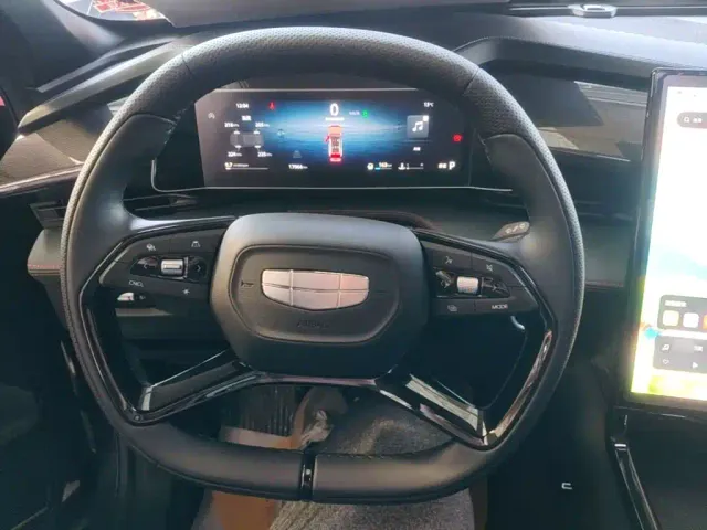 Geely Boyue — Фото автомобиля 10
